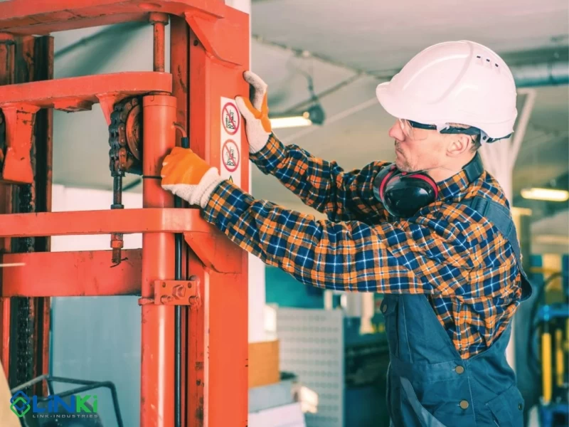 DỊCH VỤ SỬA CHỮA XE NÂNG CHUYÊN NGHIỆP VÀ NHANH CHÓNG