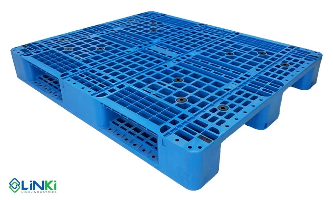 Pallet nhựa tải trung bình