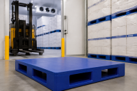 Pallet nhựa mặt kín cho kho lạnh cần đáp ứng gì